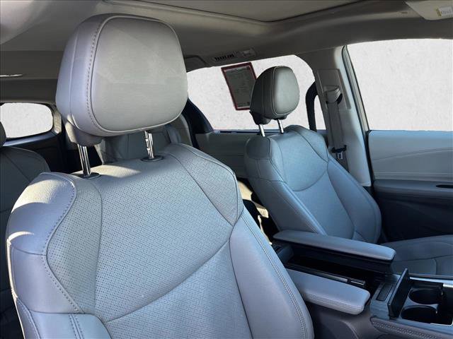 Certified 2022 Toyota Sienna Limited image 24