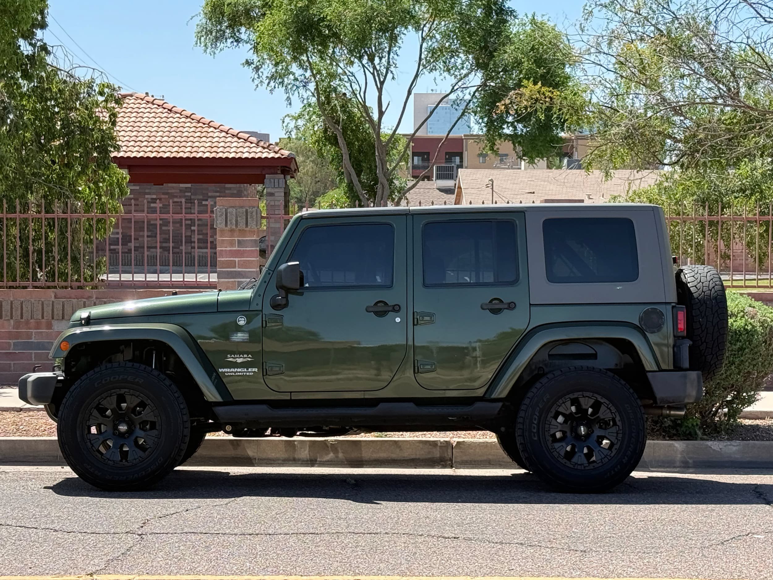 Used 2008 Jeep Wrangler Unlimited Sahara AWD/4WD image 3