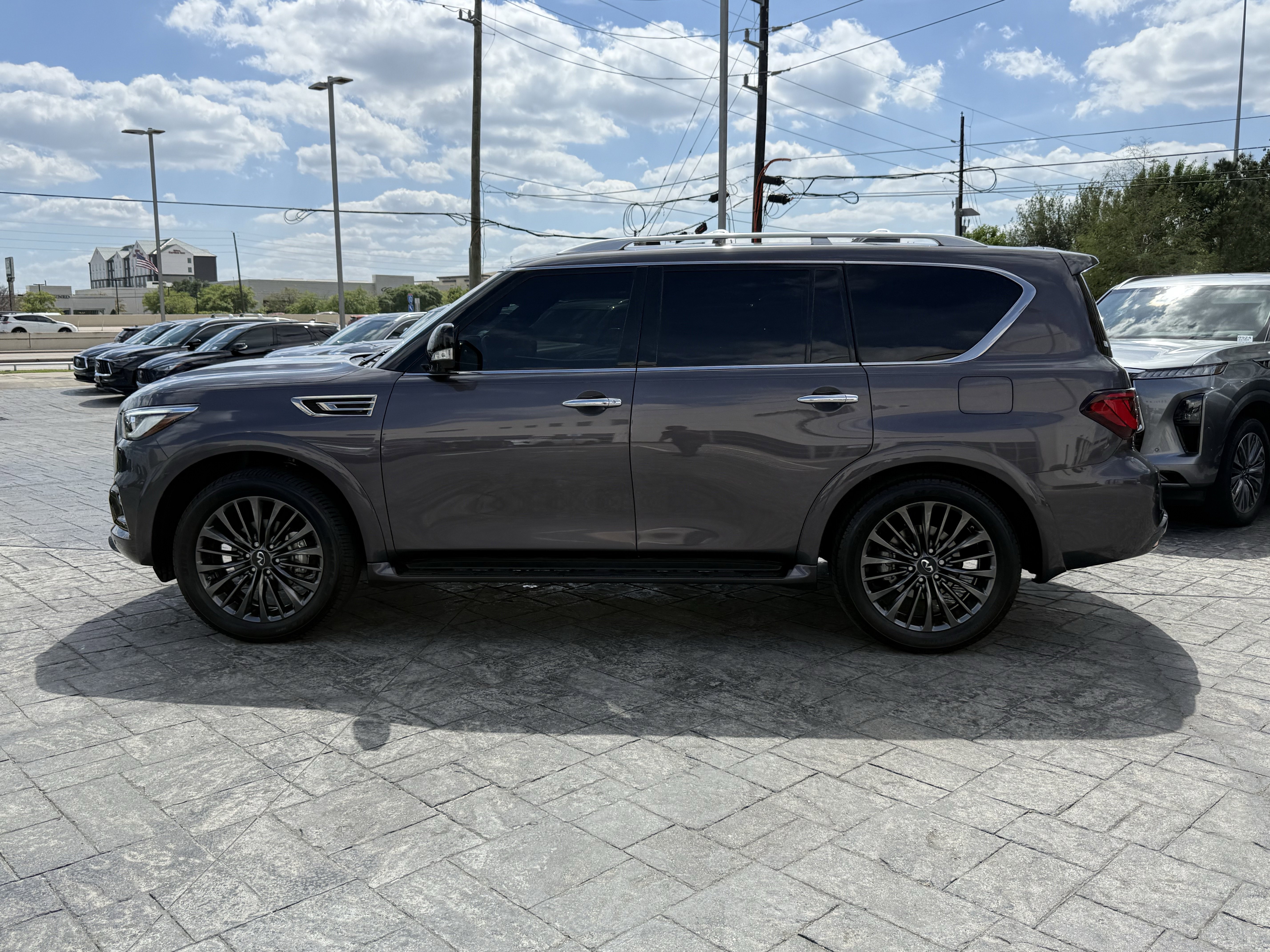 Certified 2024 INFINITI QX80 Sensory AWD/4WD image 4
