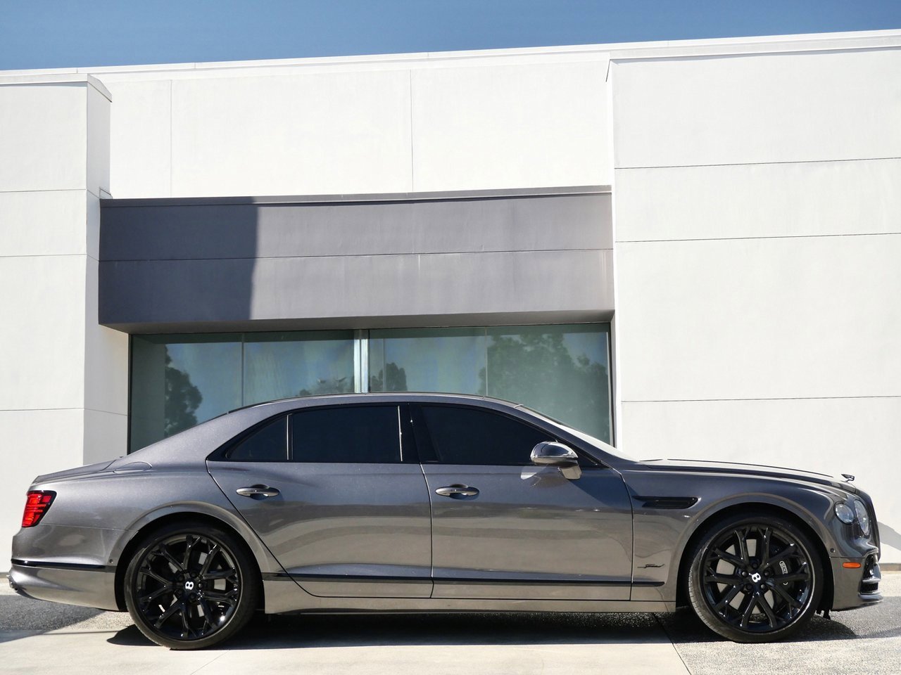 Certified 2024 Bentley Flying Spur W12 image 5