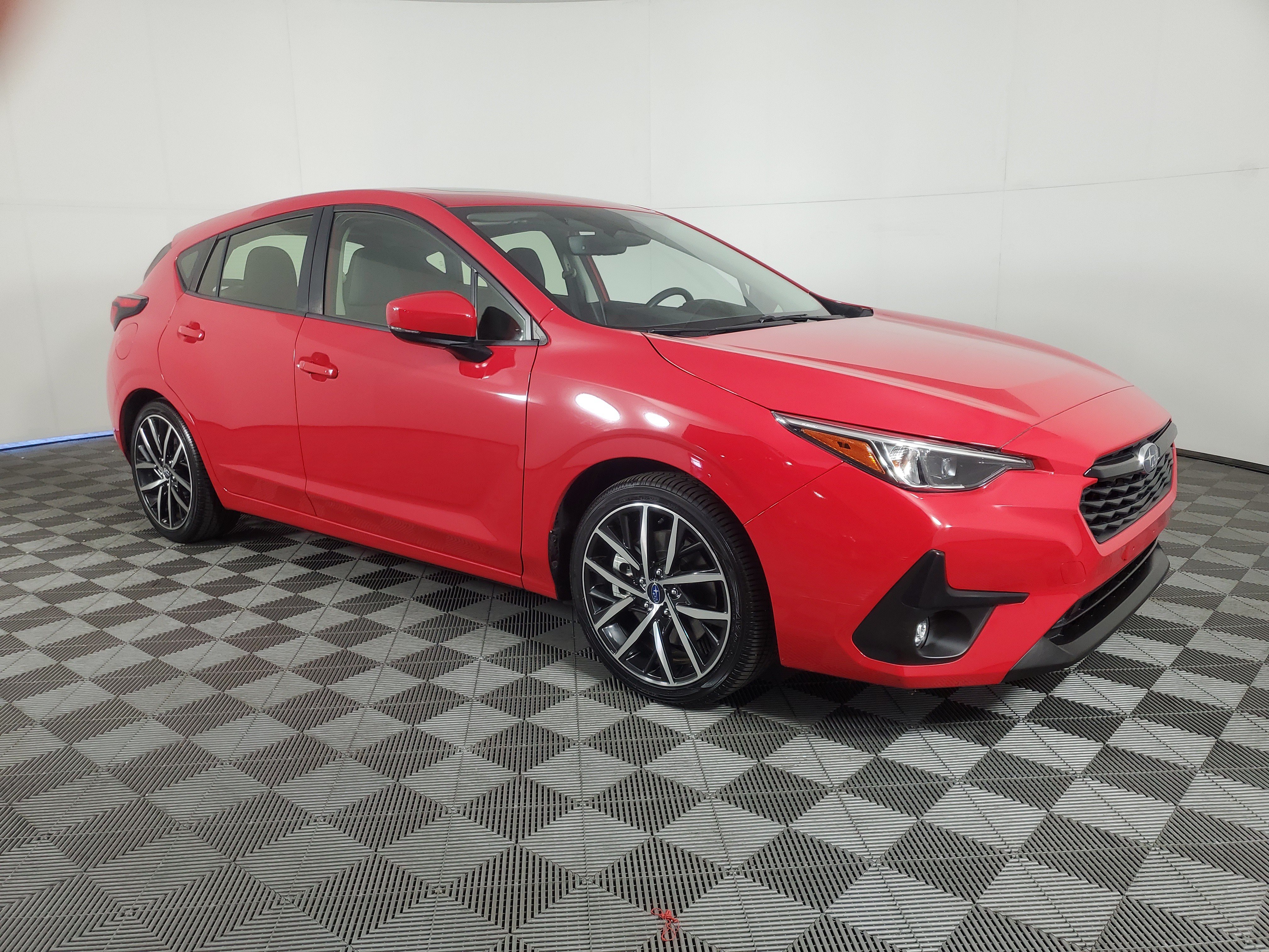 Used 2024 Subaru Impreza 2.0i Sport AWD/4WD image 2