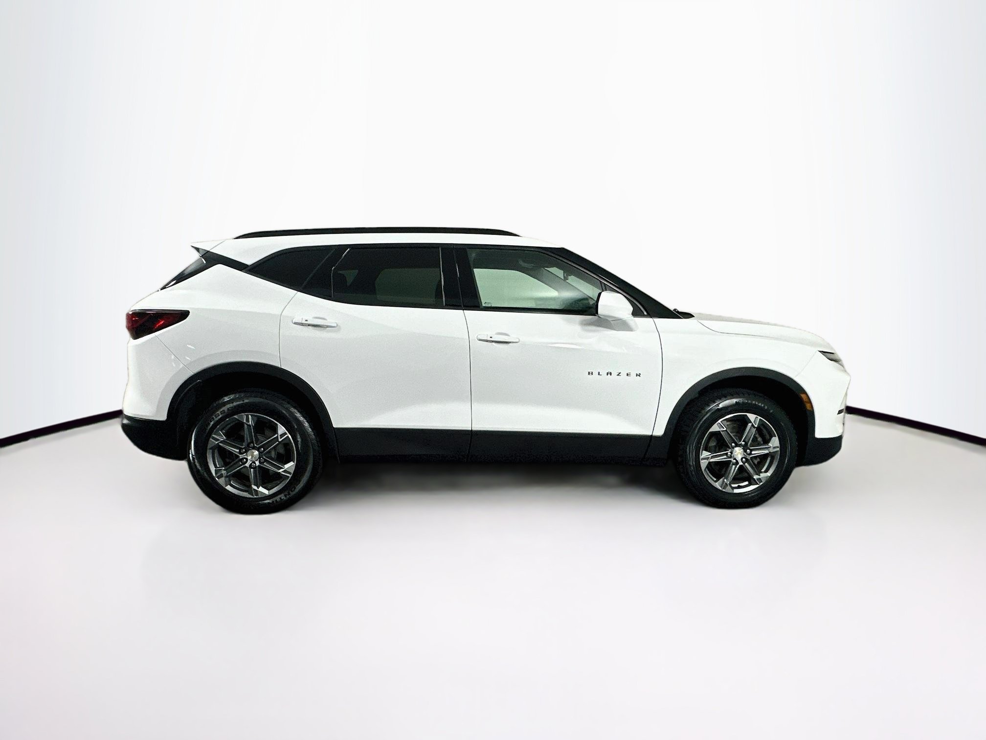 Used 2023 Chevrolet Blazer LT w/ Convenience Package FWD image 10