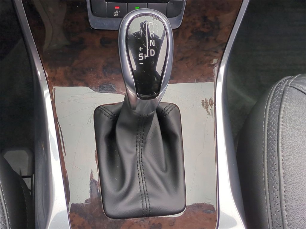 Used 2016 Volvo XC70 T5 Premier w/ Proximity Package image 18