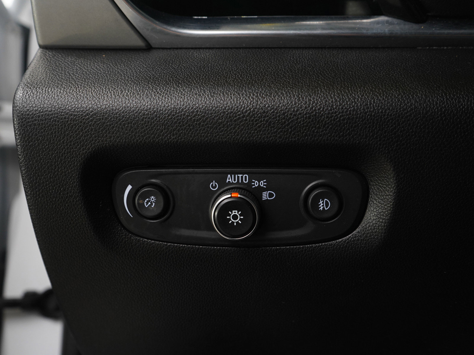Used 2021 Chevrolet Traverse RS image 25