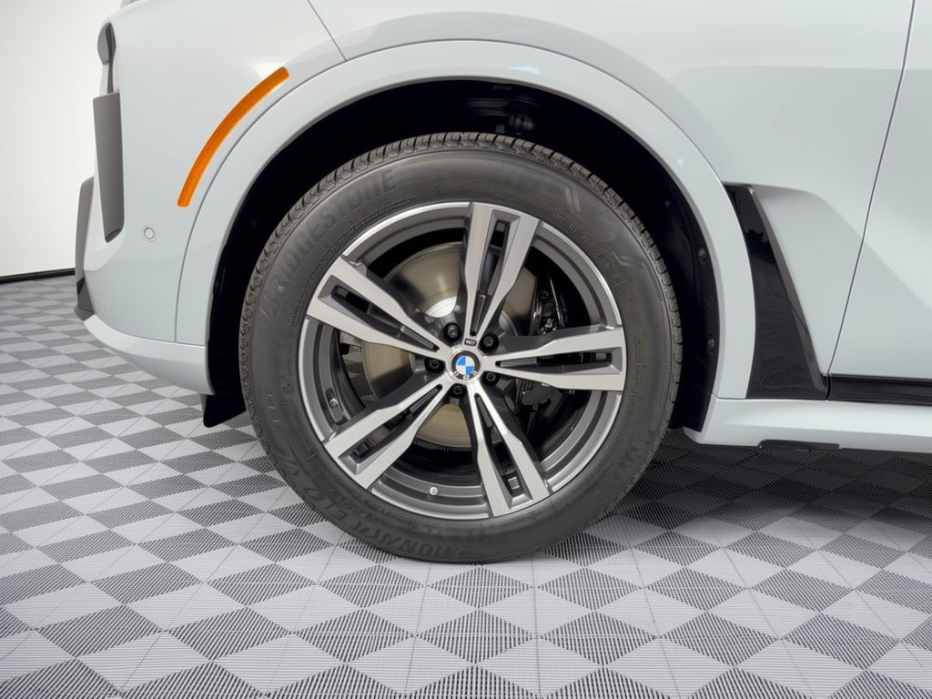 New 2027 BMW X7 M60i AWD/4WD image 13