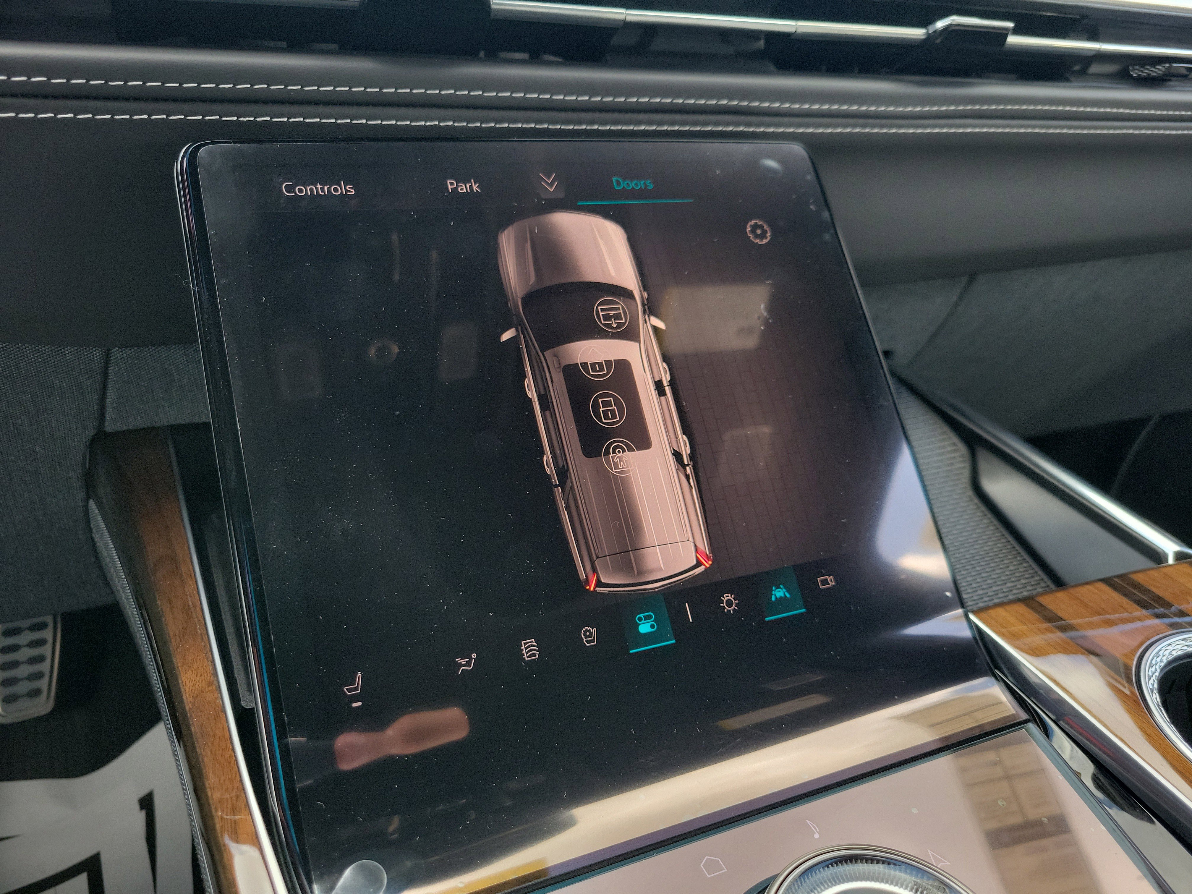 New 2026 Cadillac Escalade ESV Platinum Sport w/ LPO, ONYX Package image 25