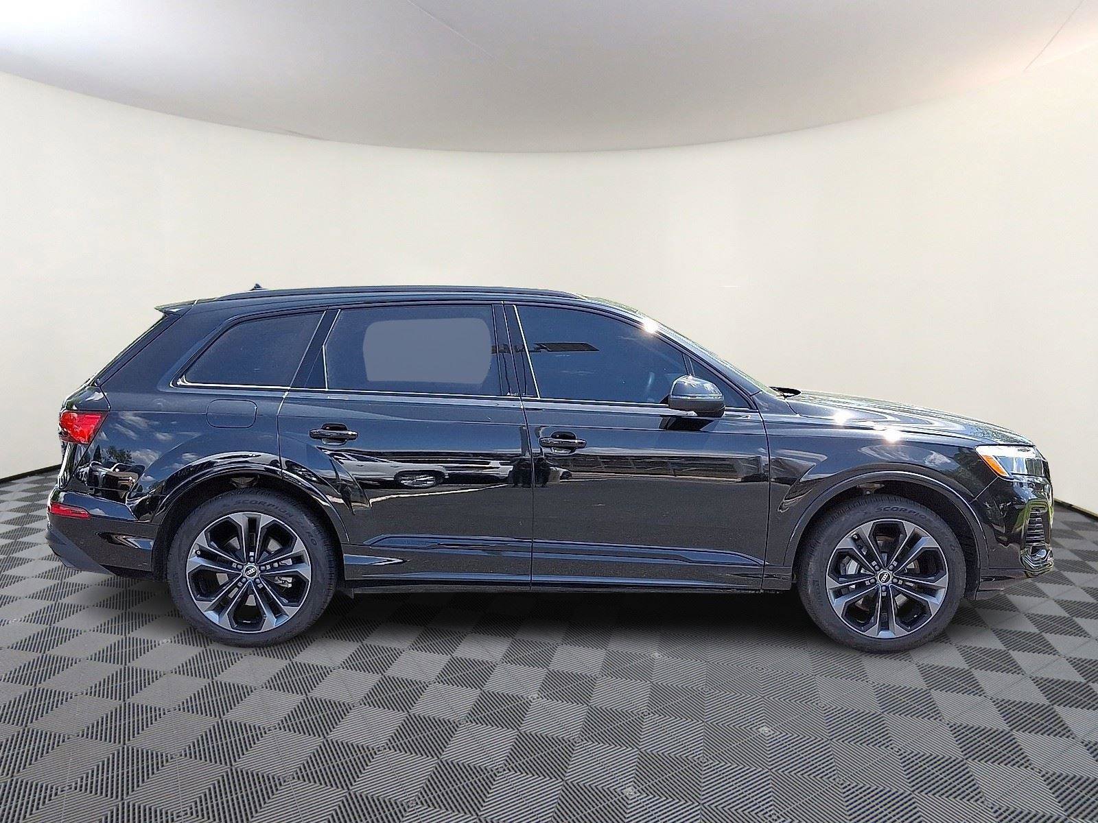 Used 2025 Audi Q7 3.0T Premium Plus image 7
