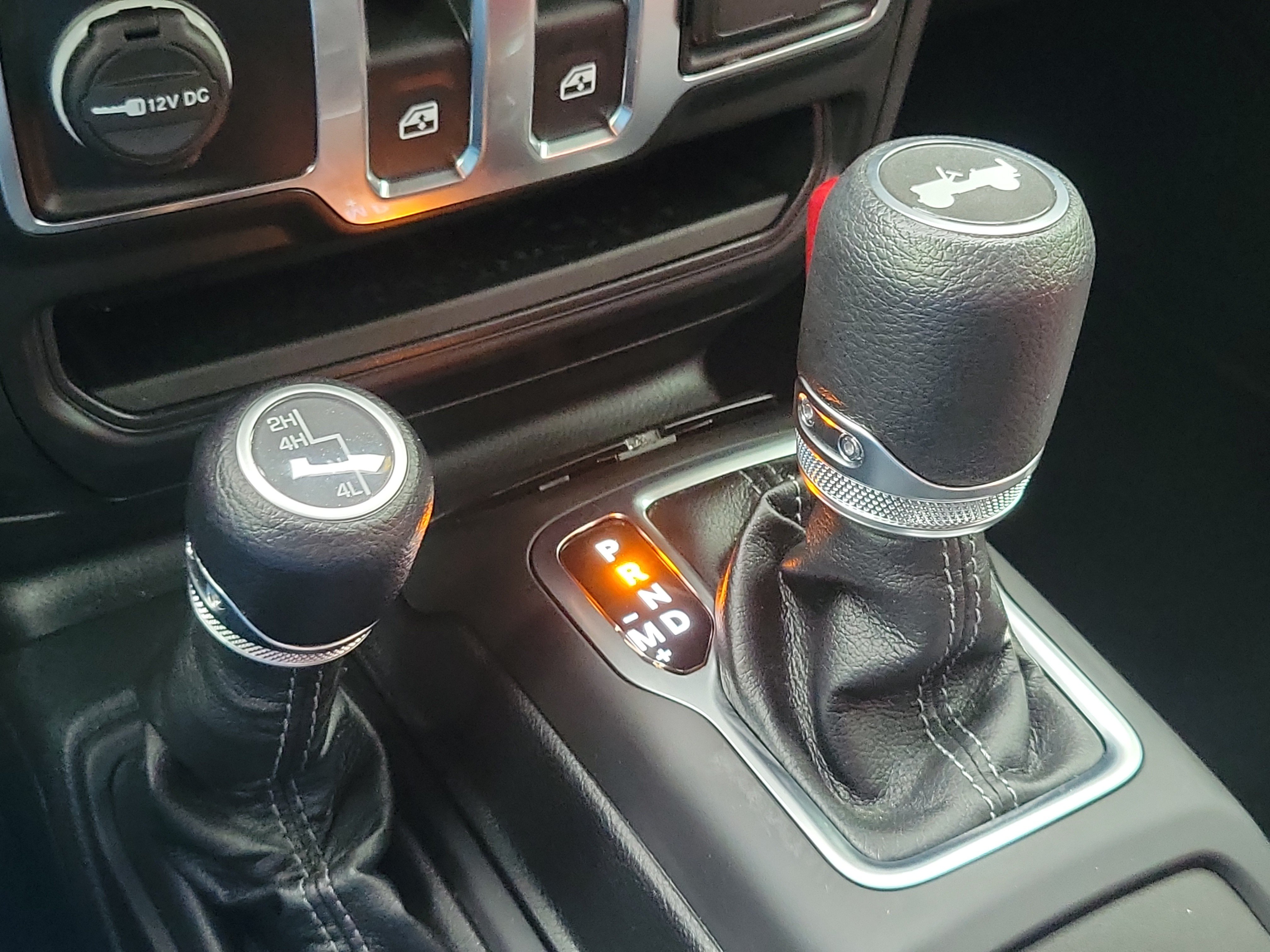 Used 2024 Jeep Wrangler Sport AWD/4WD image 25