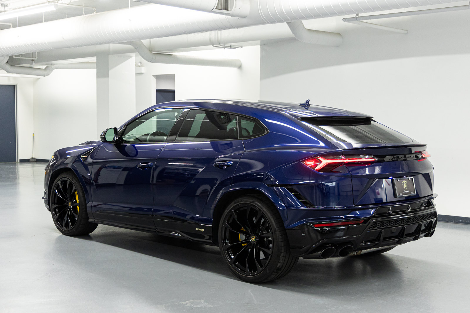 Used 2024 Lamborghini Urus S AWD/4WD image 6