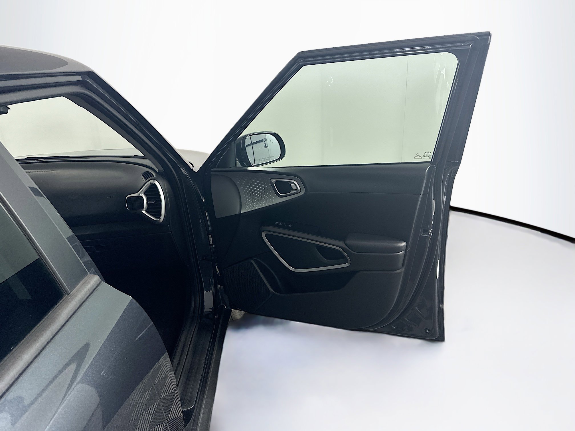 Used 2025 Kia Soul LX w/ LX Technology Package image 31