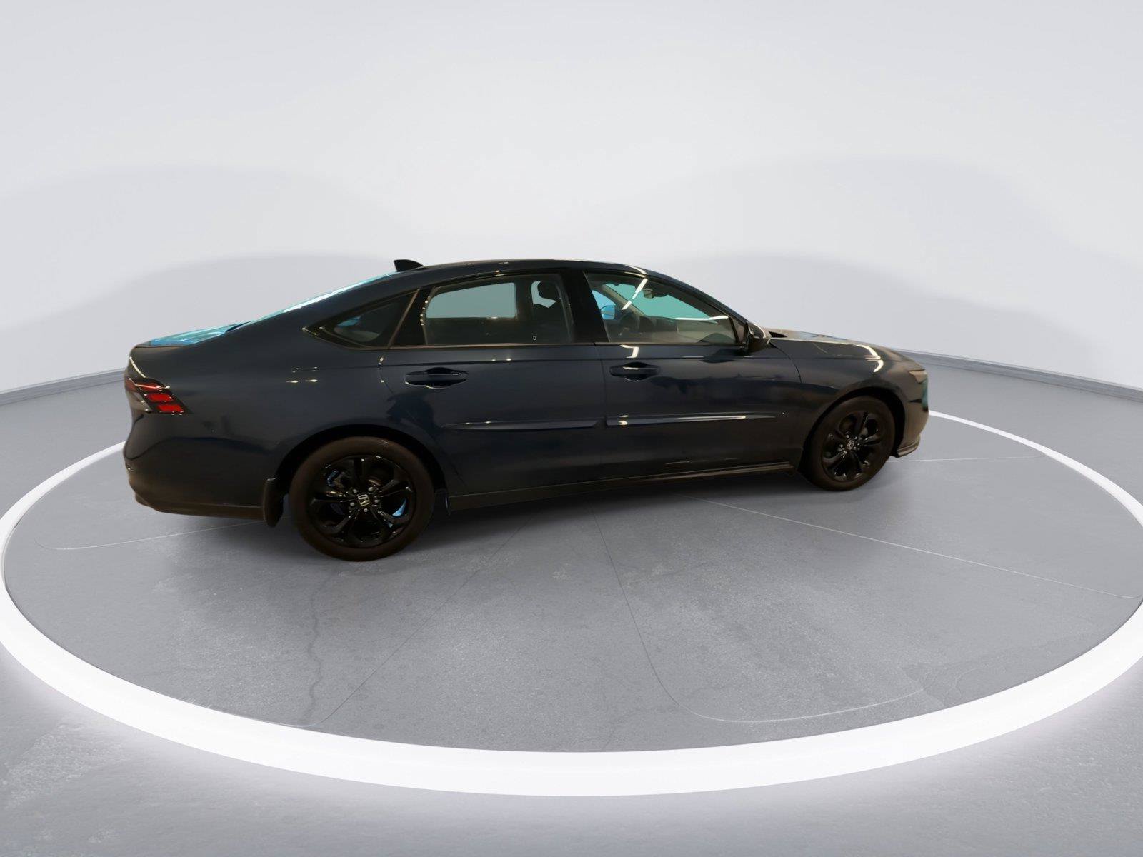 Used 2025 Honda Accord SE image 9