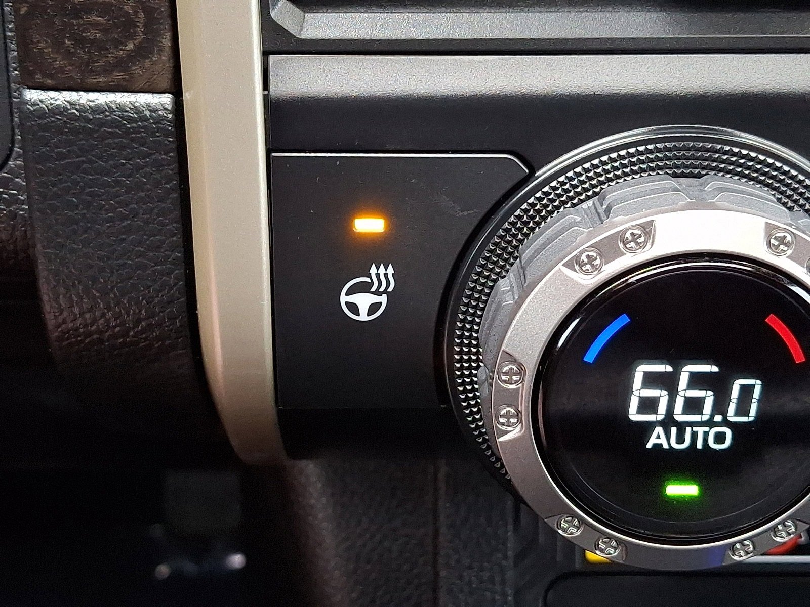 Certified 2025 Toyota Tacoma Limited AWD/4WD image 24