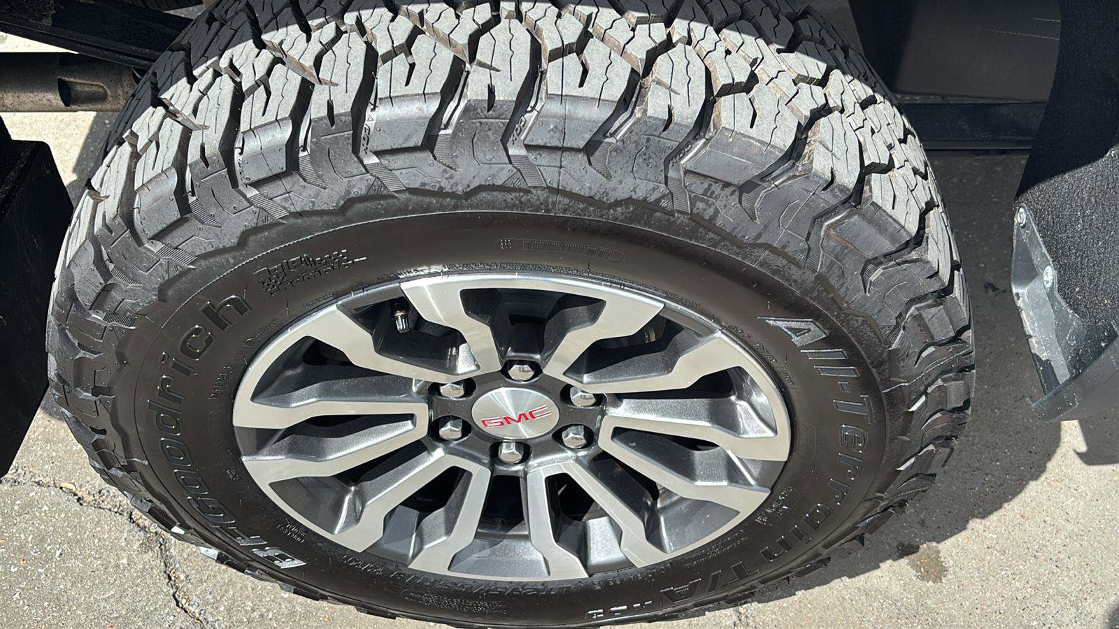 Used 2023 GMC Sierra 1500 AT4 w/ AT4 Premium Package AWD/4WD image 12