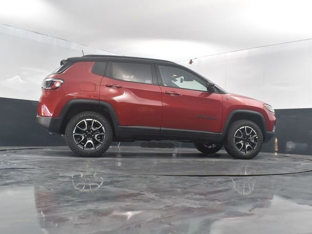 New 2026 Jeep Compass Trailhawk w/ Sun, Sound & Navigation Group AWD/4WD image 49
