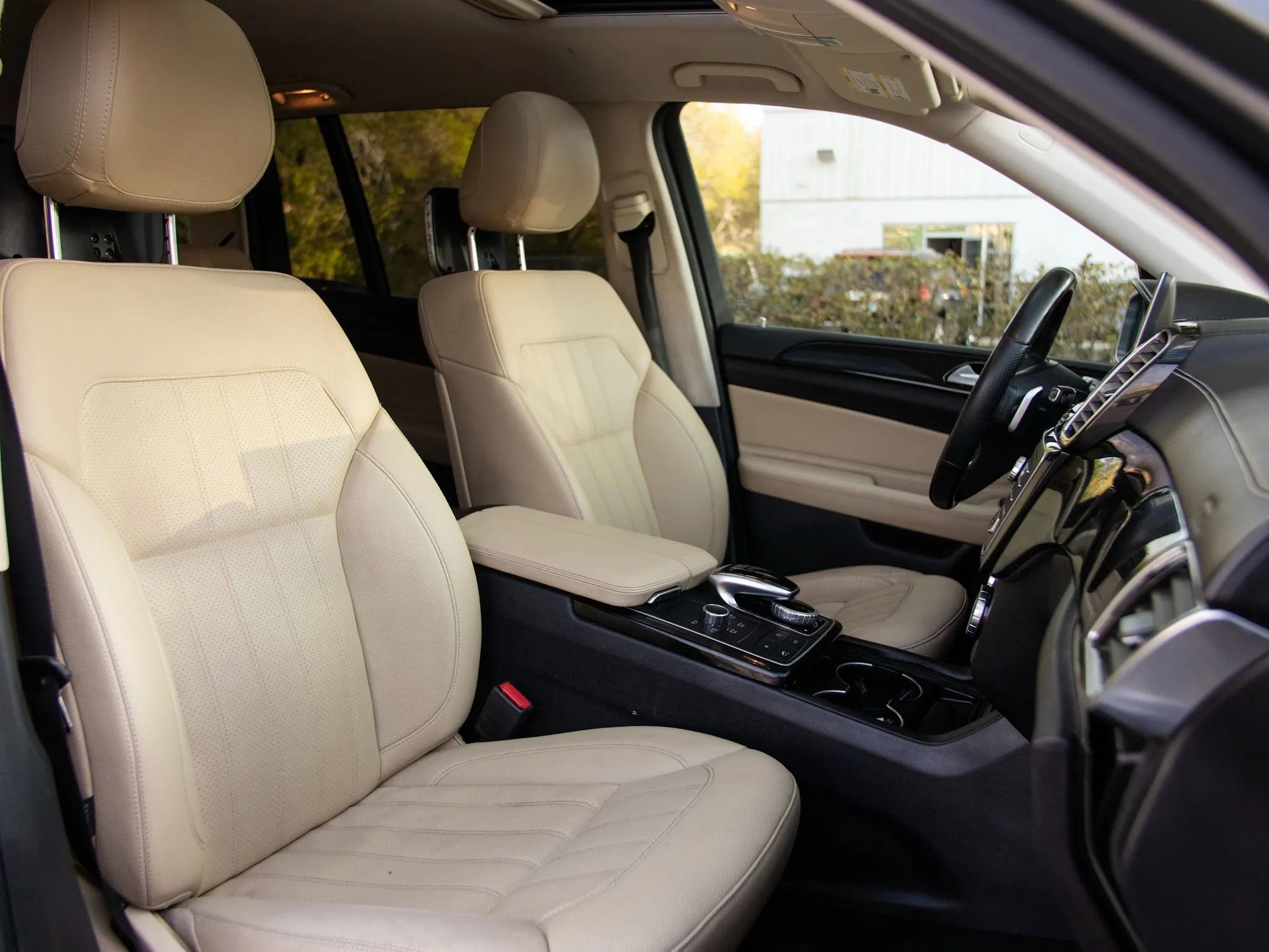 Used 2017 Mercedes-Benz GLS 450 4MATIC image 26