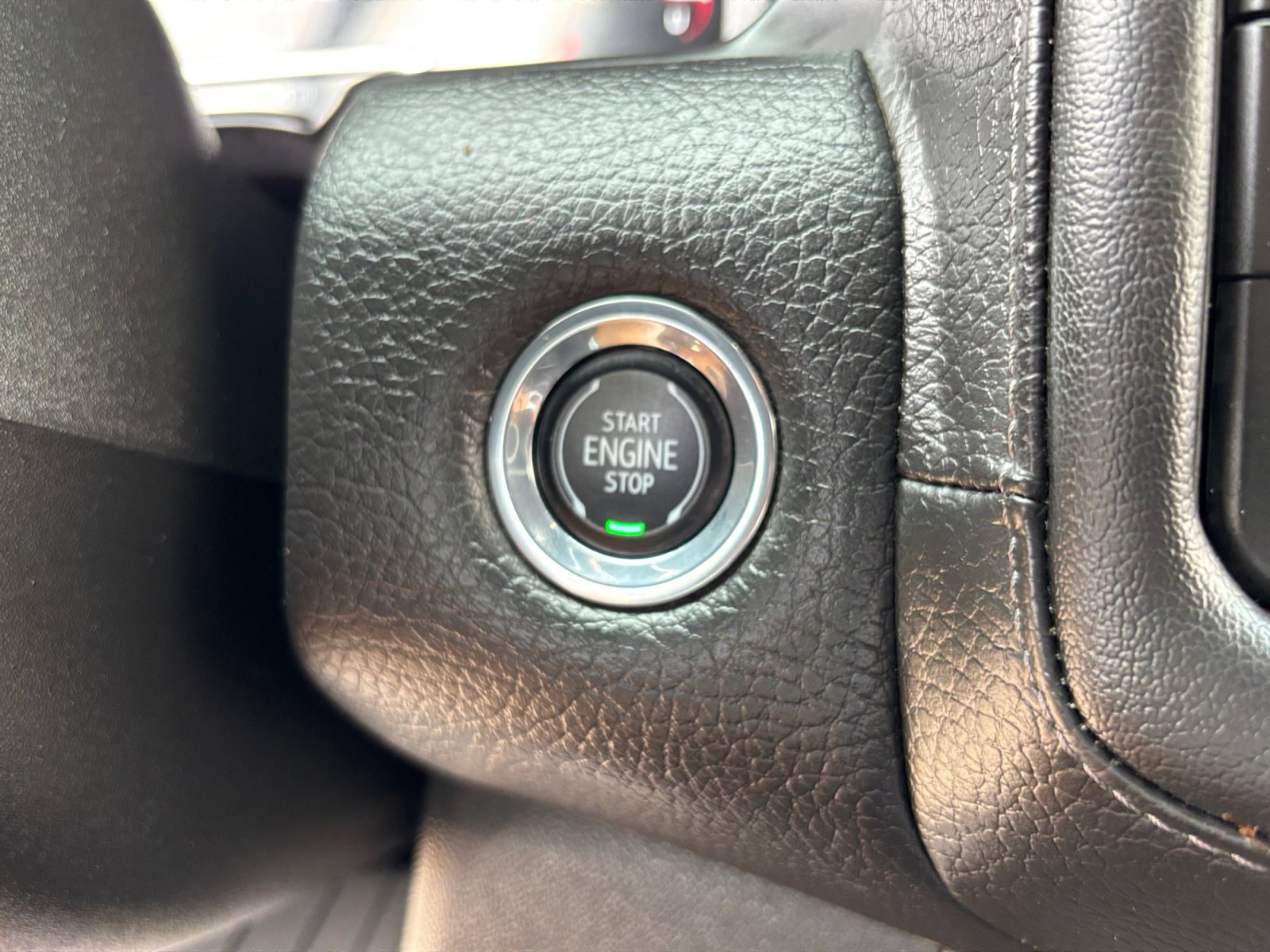 Used 2023 GMC Yukon Denali w/ Advanced Technology Package image 29