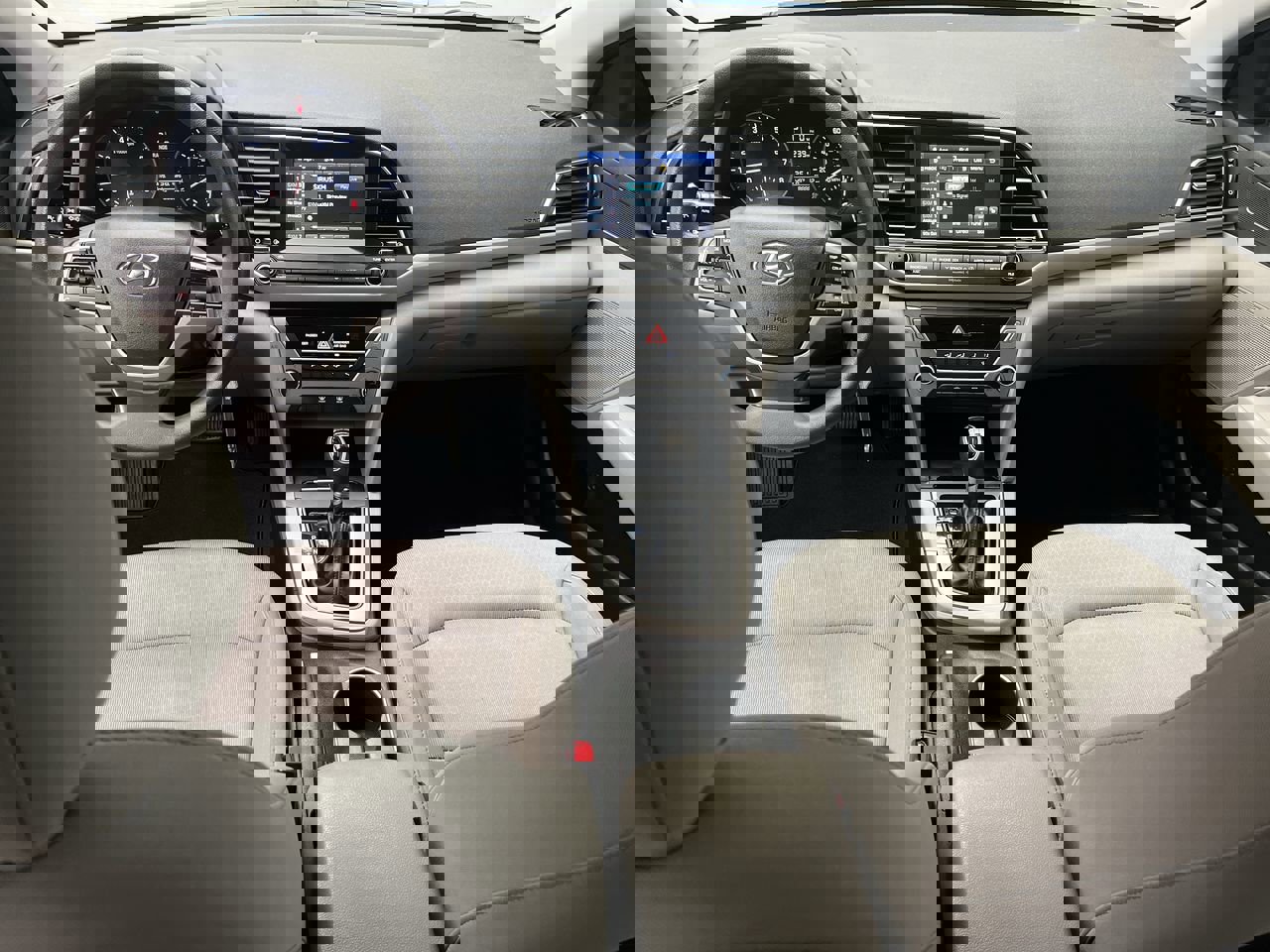 Used 2017 Hyundai Elantra SE image 4