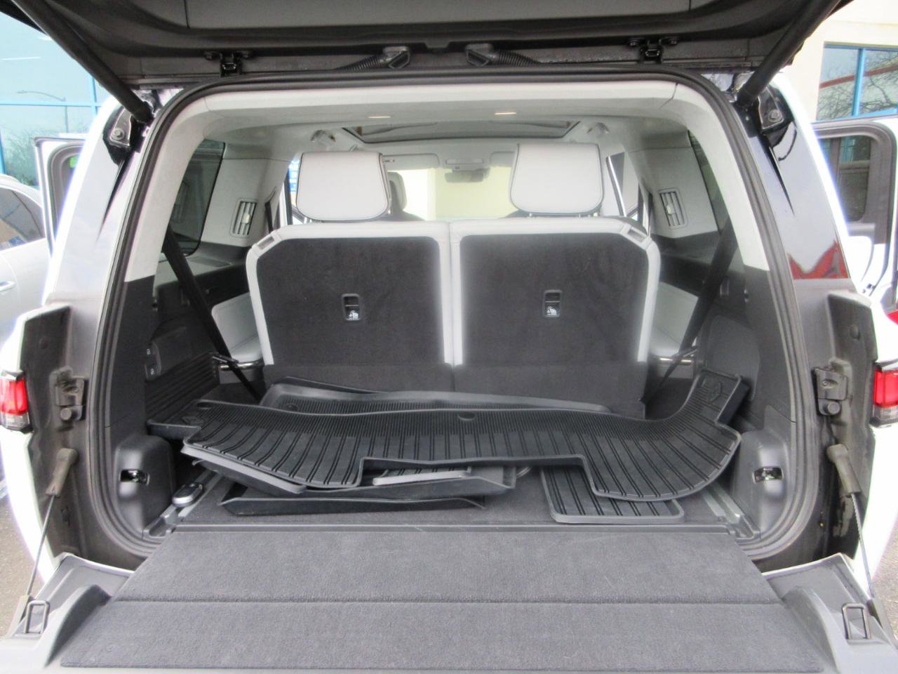 Used 2023 Rivian R1S Launch Edition image 40