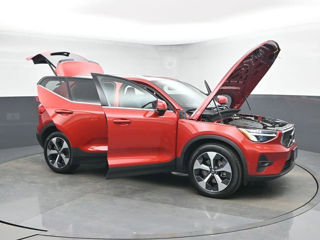 Used 2023 Volvo XC40 B4 Plus w/ Driver Assist Package image 51