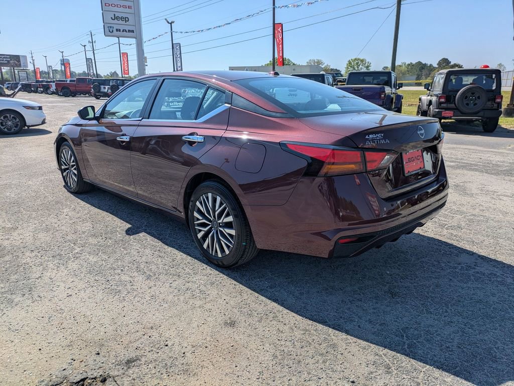 Used 2024 Nissan Altima 2.5 SV image 5