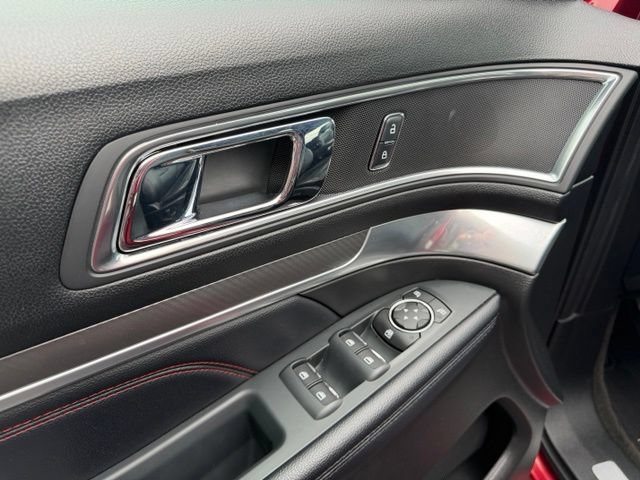 Used 2018 Ford Explorer Sport AWD/4WD image 19