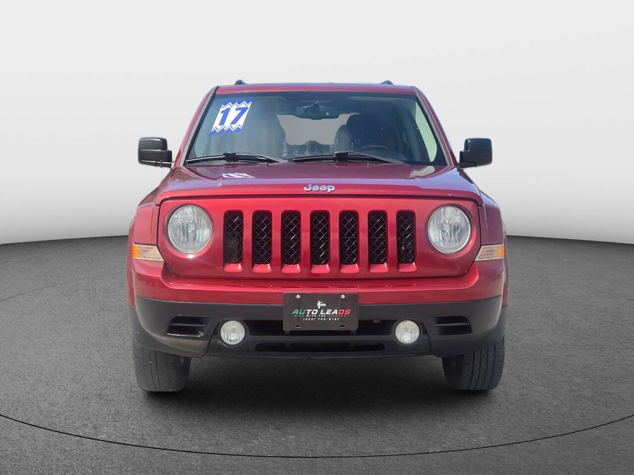 Used 2017 Jeep Patriot Latitude FWD image 3