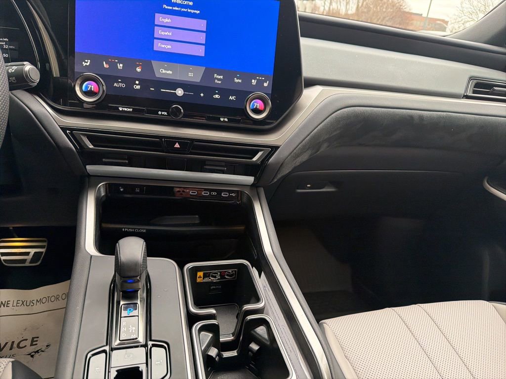 Certified 2026 Lexus TX 500h AWD w/ Technology Package image 39