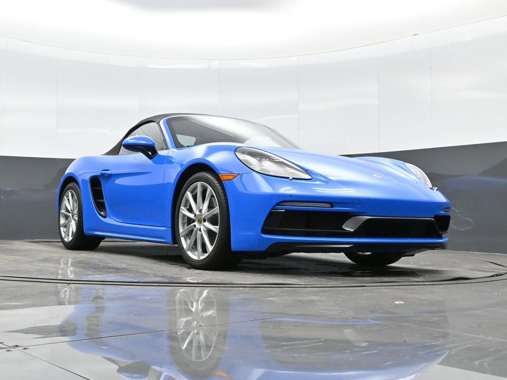 Certified 2025 Porsche 718 Boxster RWD image 40