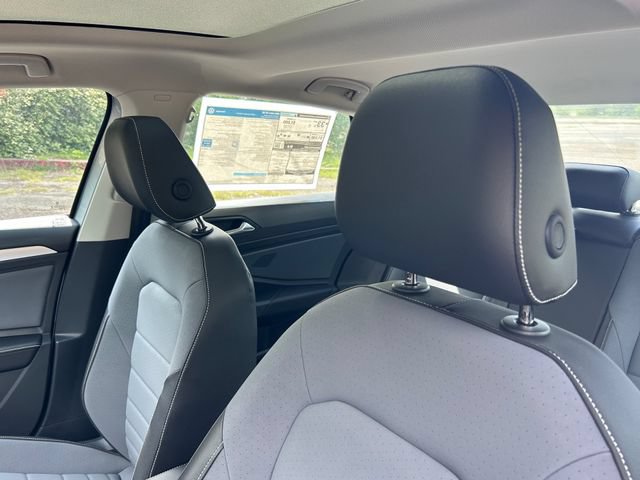 New 2026 Volkswagen Jetta SE FWD image 10