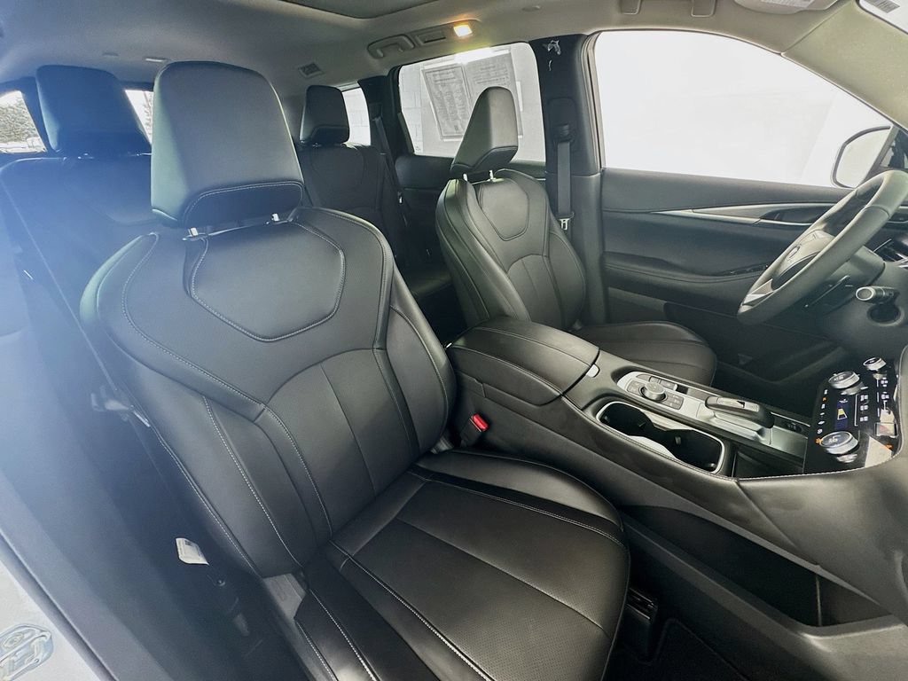 Certified 2026 INFINITI QX60 Pure w/ Cargo Package FWD image 30