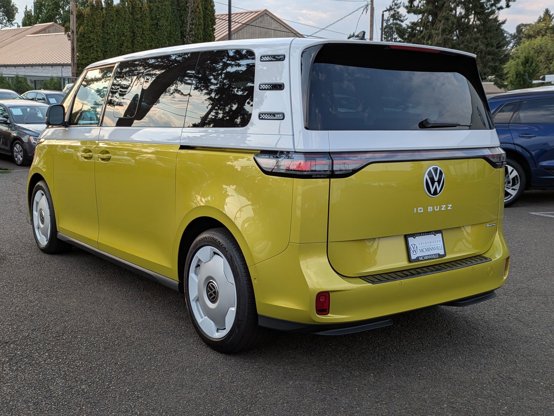 New 2025 Volkswagen ID. Buzz 1st Edition image 3