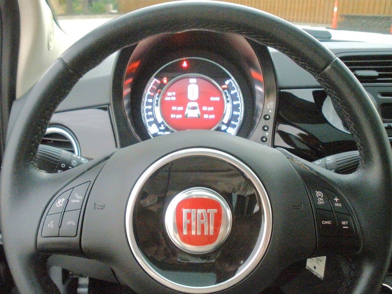 Used 2015 FIAT 500 Lounge w/ Luxury Leather Package FWD image 33