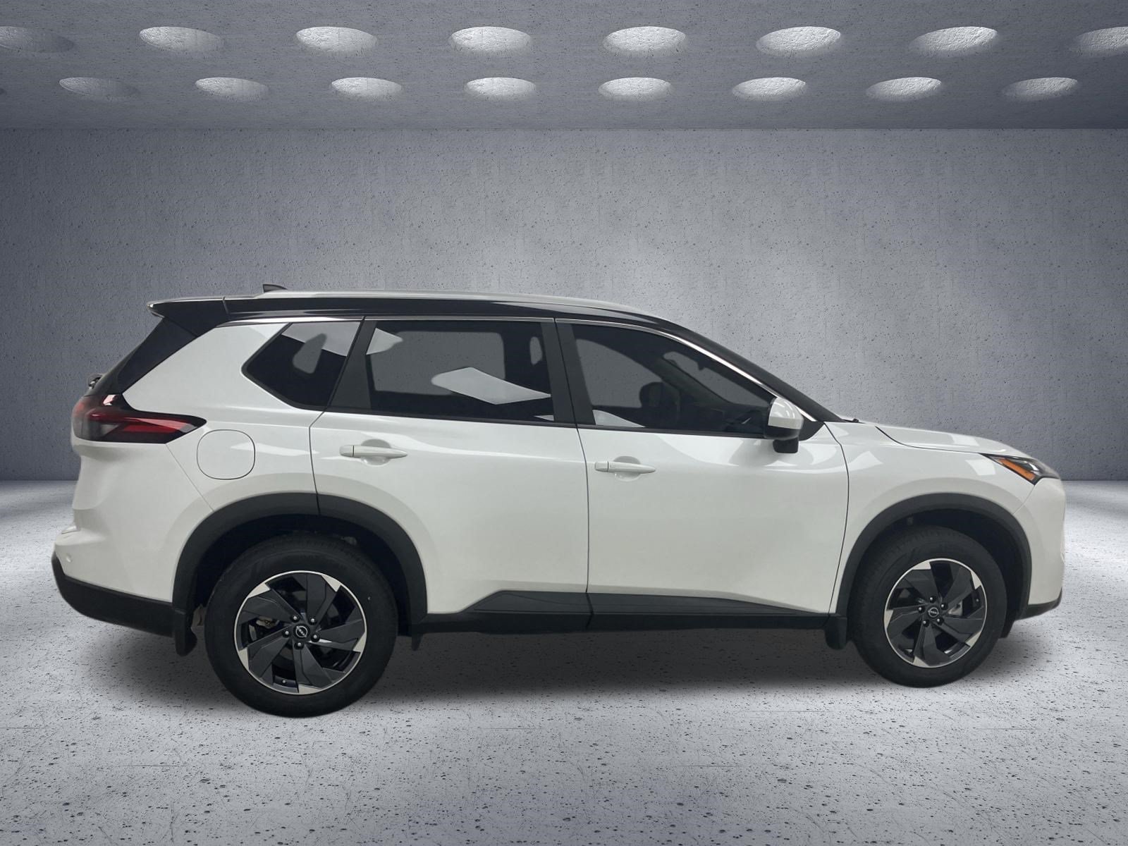 Used 2024 Nissan Rogue SV w/ SV Premium Package FWD image 7