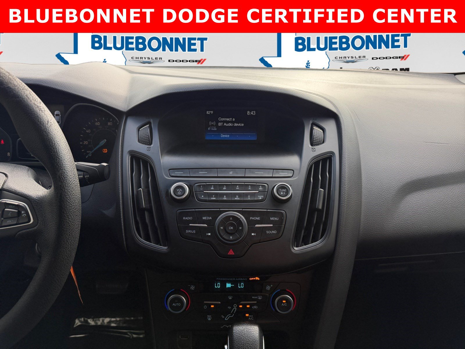 Used 2018 Ford Focus SE w/ SE Appearance Package FWD image 15