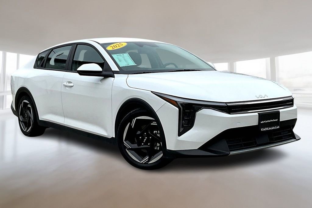 Certified 2025 Kia K4 EX image 3
