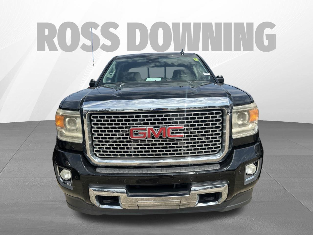 Used 2015 GMC Sierra 2500 Denali w/ Duramax Plus Package AWD/4WD image 2