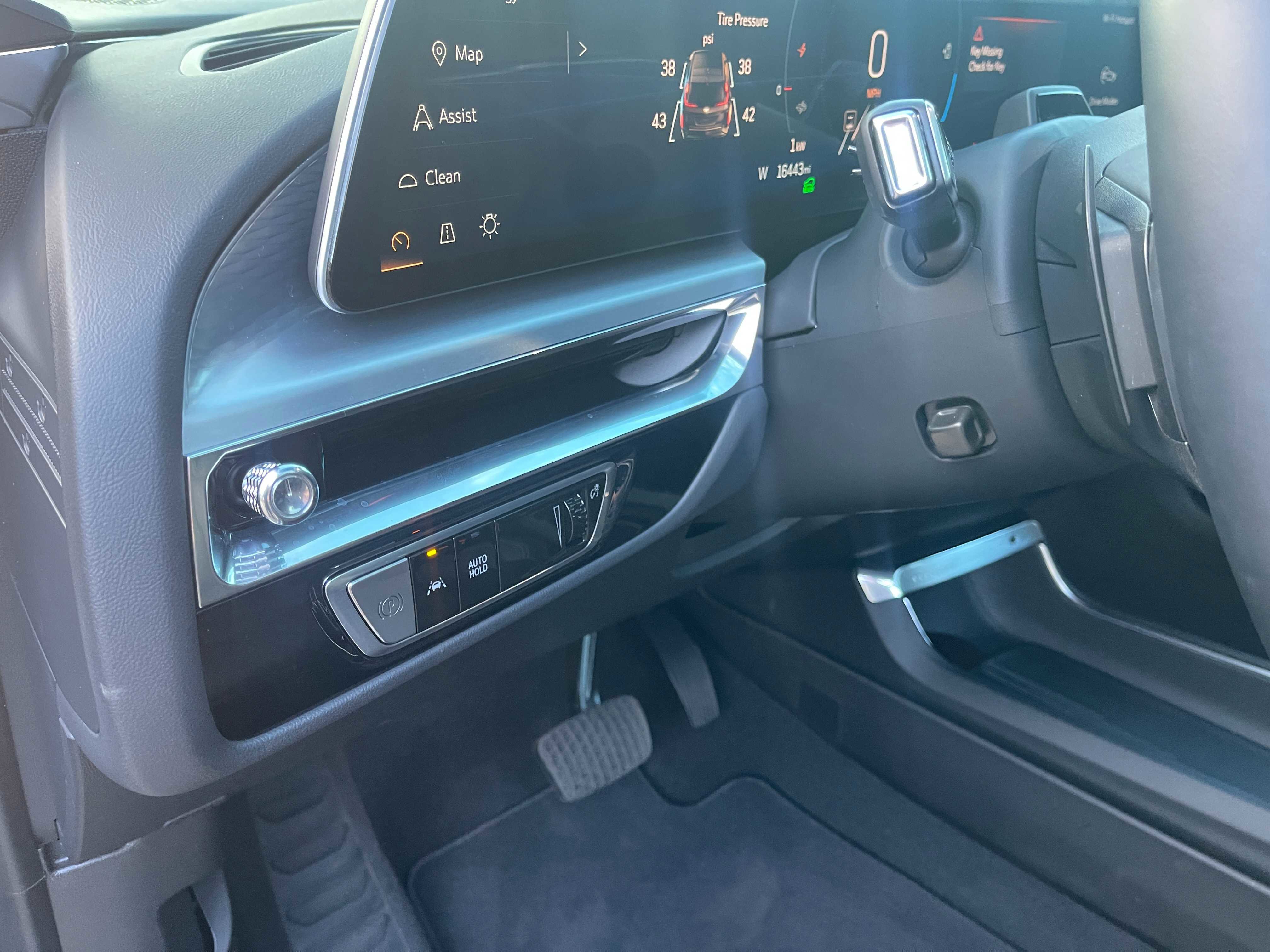 Used 2024 Cadillac Lyriq Sport image 24