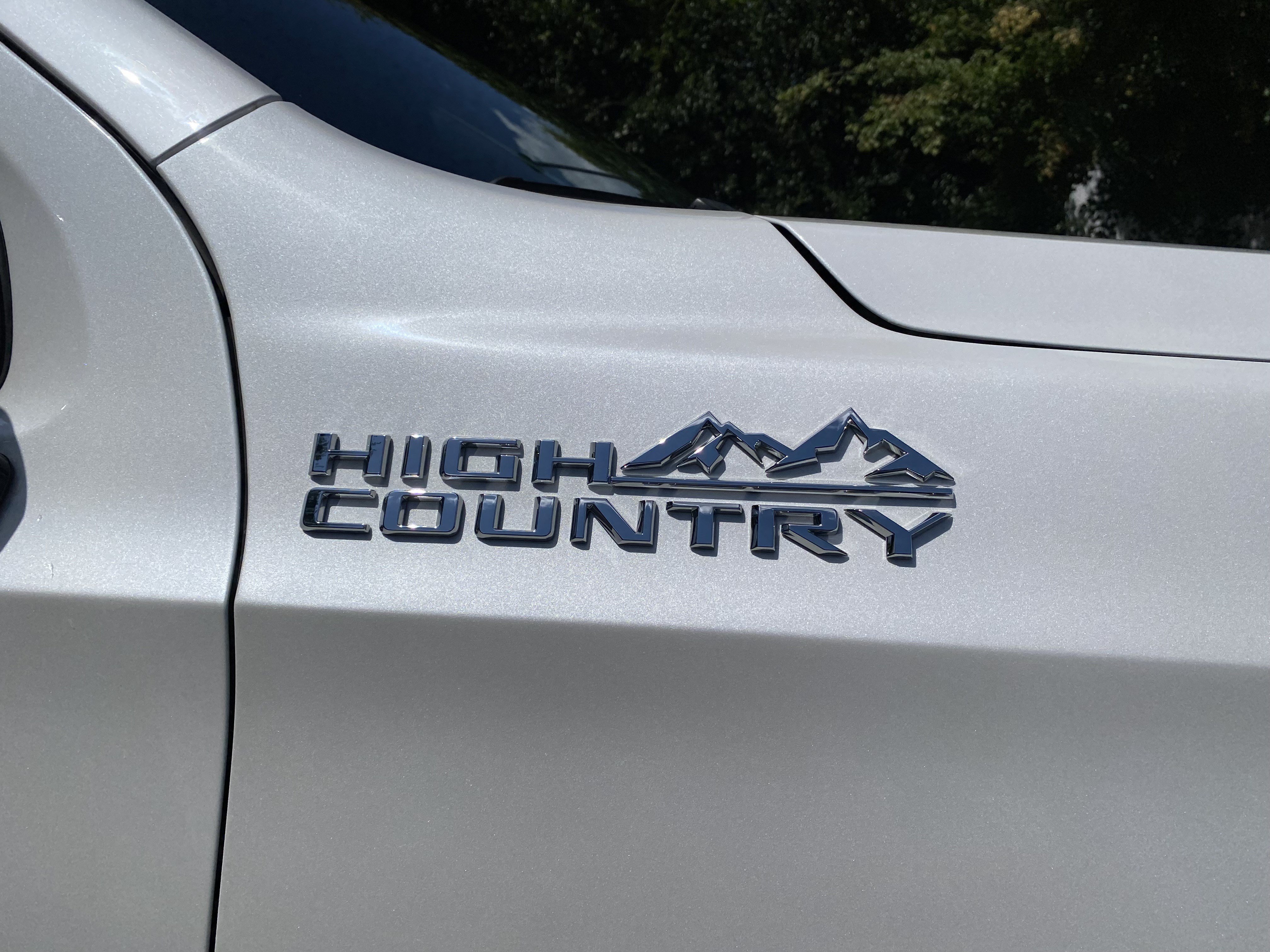 Used 2023 Chevrolet Suburban High Country AWD/4WD image 15