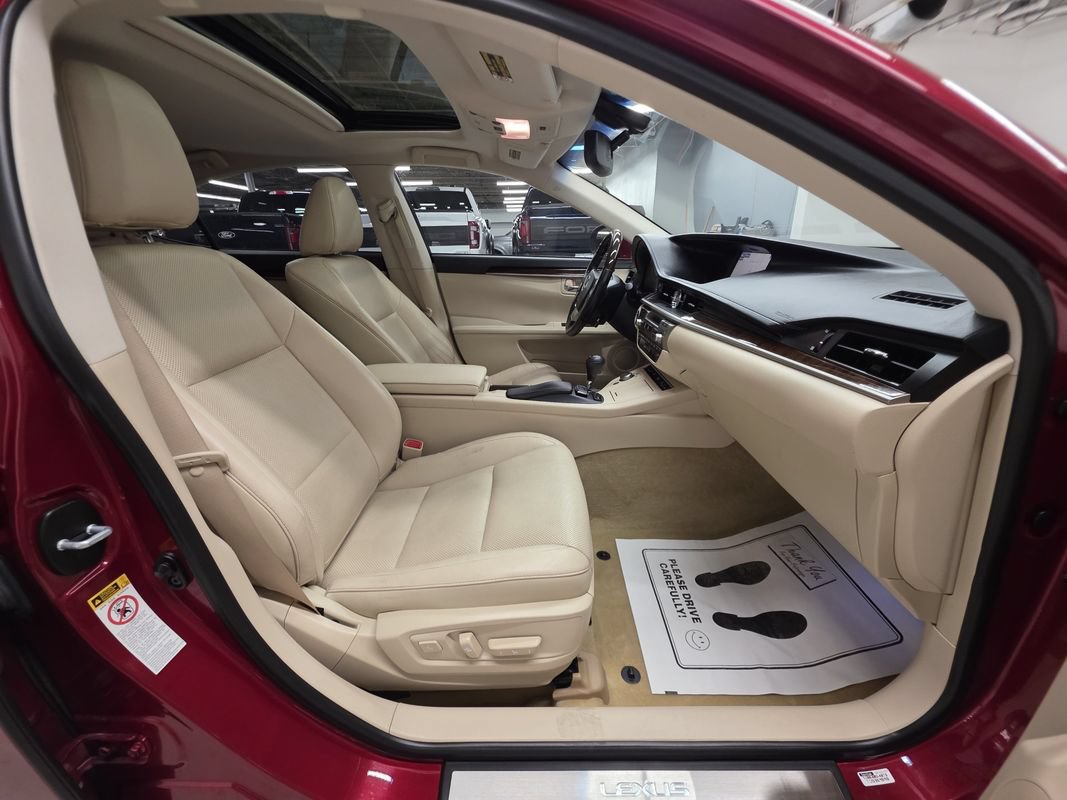 Used 2015 Lexus ES 350 w/ Luxury Package FWD image 28