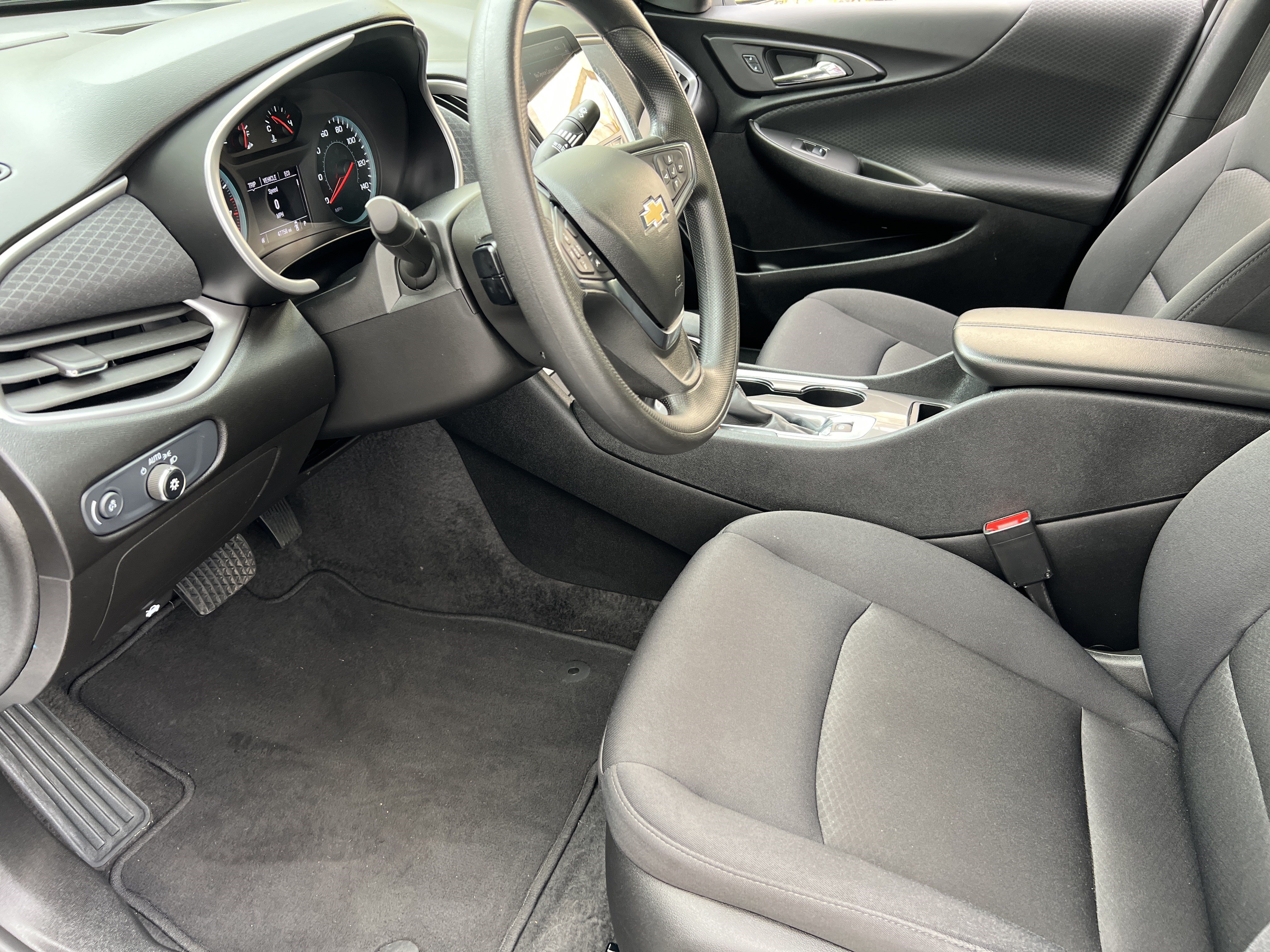 Used 2025 Chevrolet Malibu LT FWD image 13