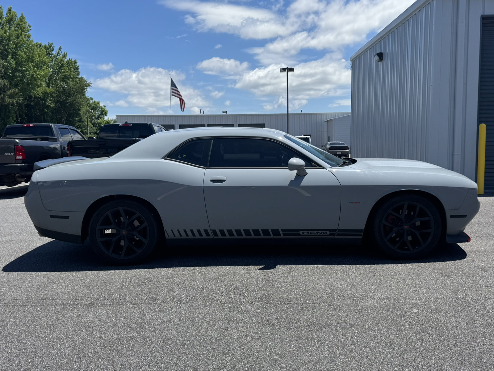 Used 2022 Dodge Challenger R/T w/ Blacktop Package RWD image 4