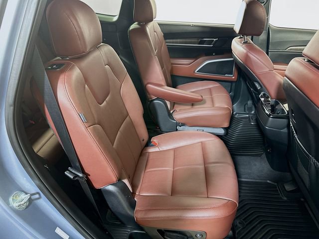Used 2023 Kia Telluride EX w/ EX Captain's Chair Package image 16