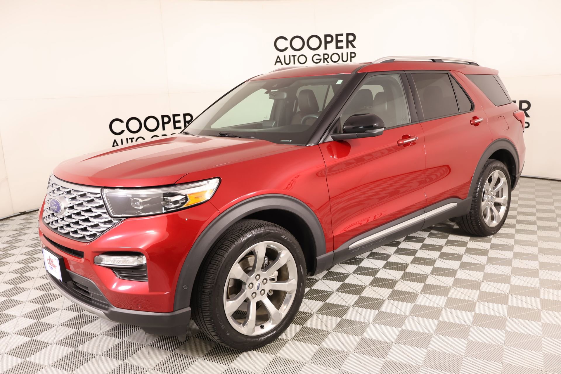 Used 2020 Ford Explorer Platinum w/ Premium Technology Package AWD/4WD image 11