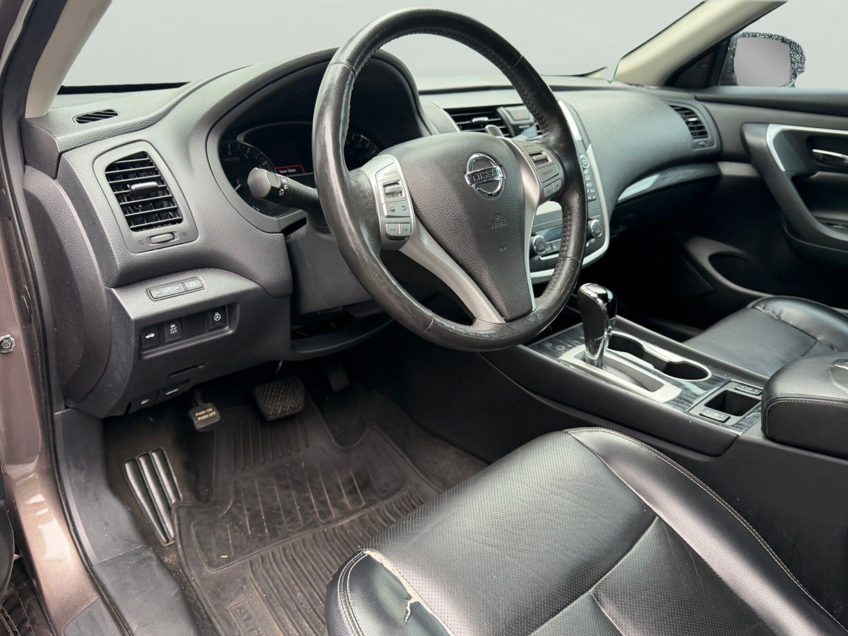 Used 2016 Nissan Altima 3.5 SL FWD image 9