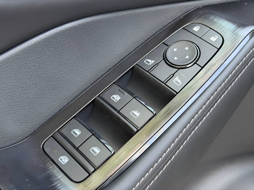 New 2026 Nissan Rogue SV AWD/4WD image 15