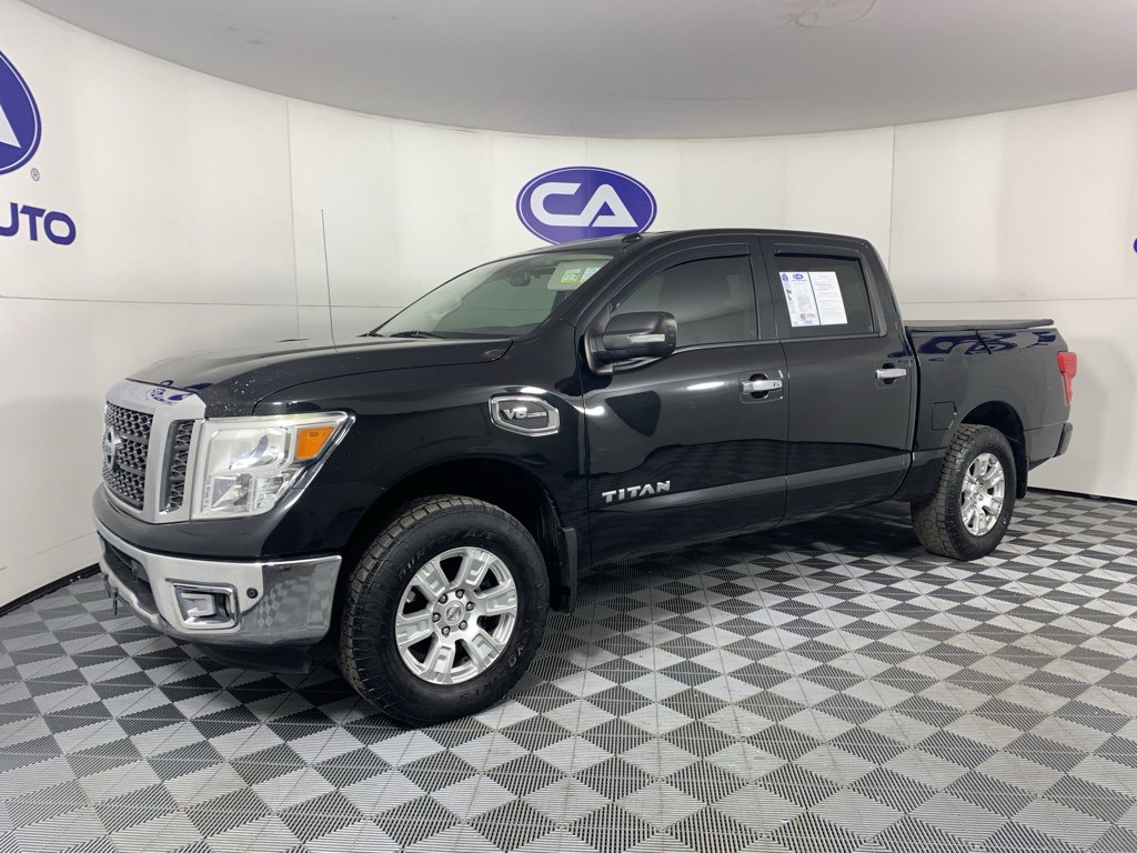 Used 2017 Nissan Titan SV image 7