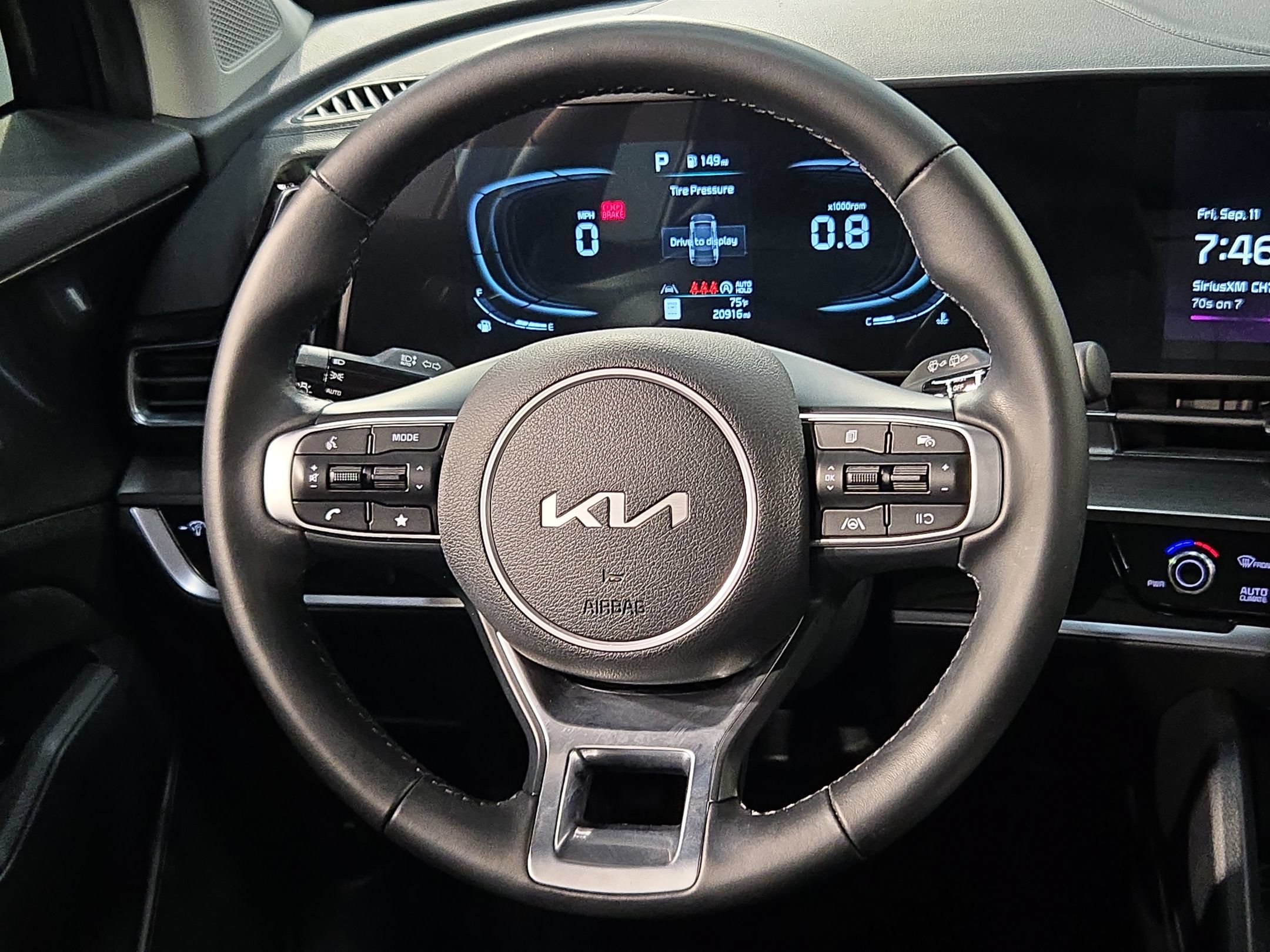 Used 2025 Kia Sportage EX FWD image 25