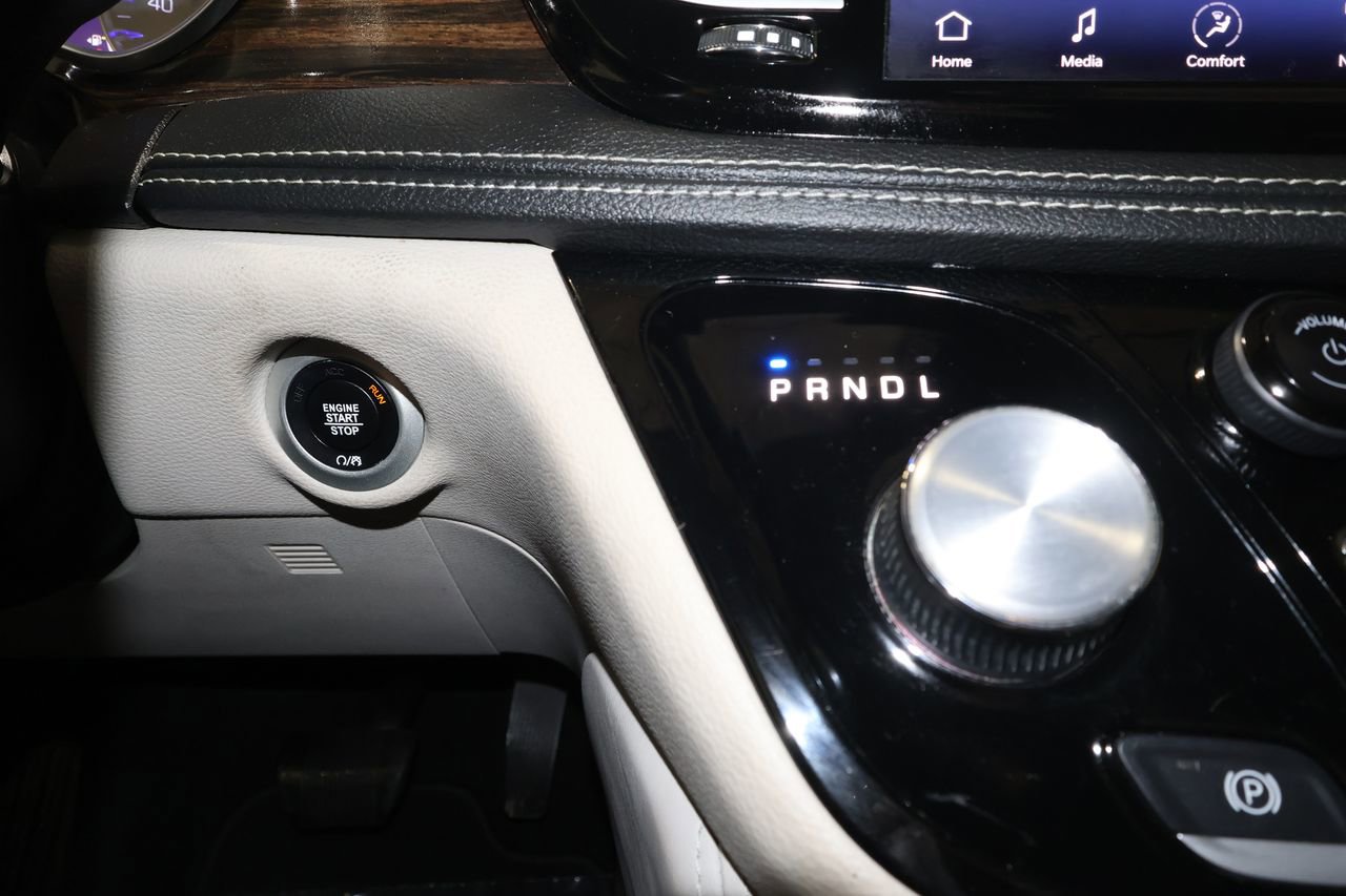 Used 2022 Chrysler Pacifica Limited image 16