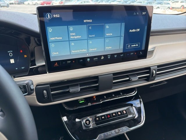 New 2026 Lincoln Corsair Premiere image 11