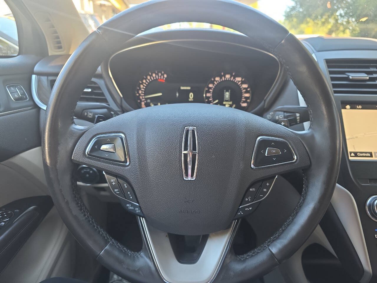 Used 2018 Lincoln MKC Reserve FWD image 9